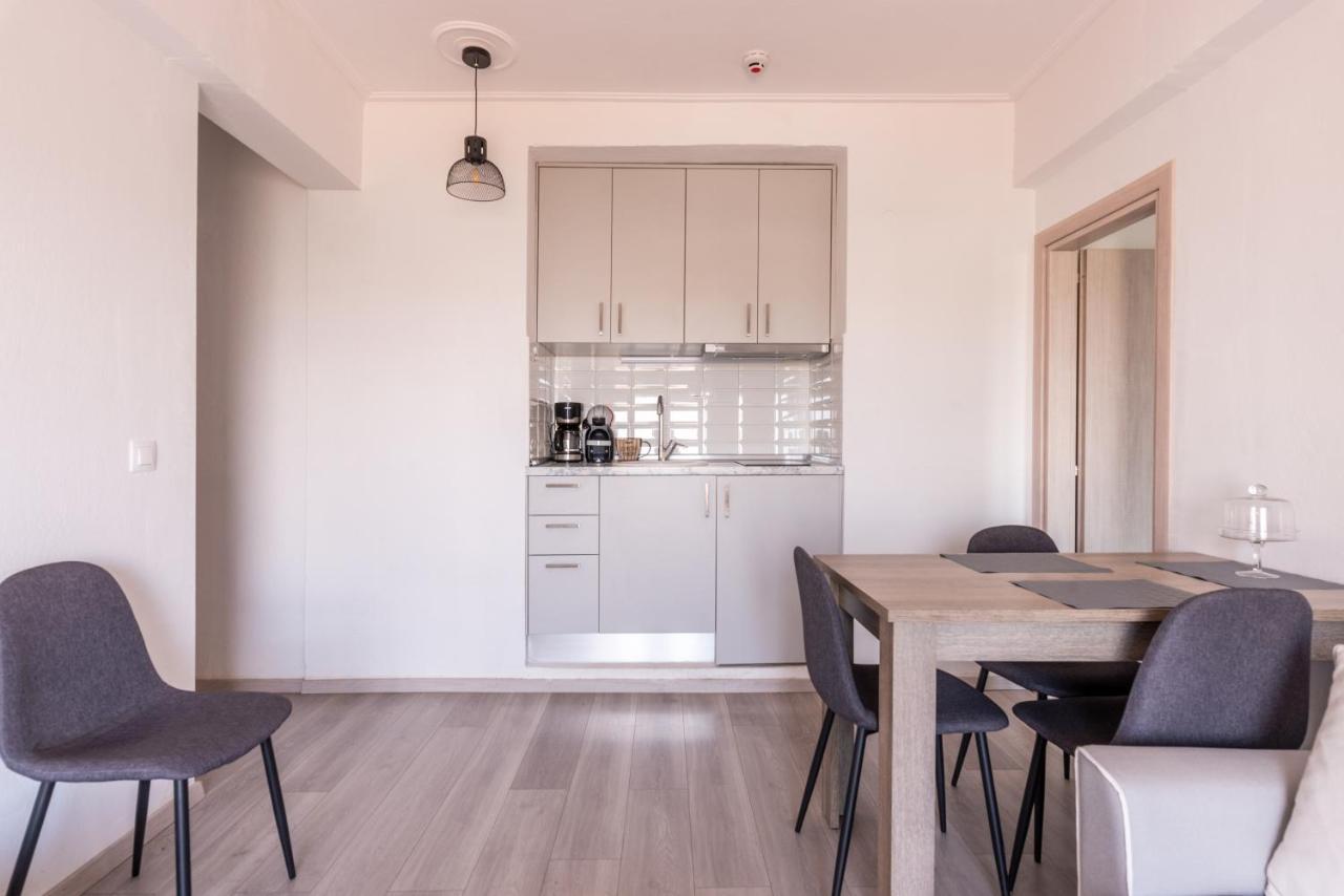 Minimalist Apartments W/ View Salonicco Esterno foto