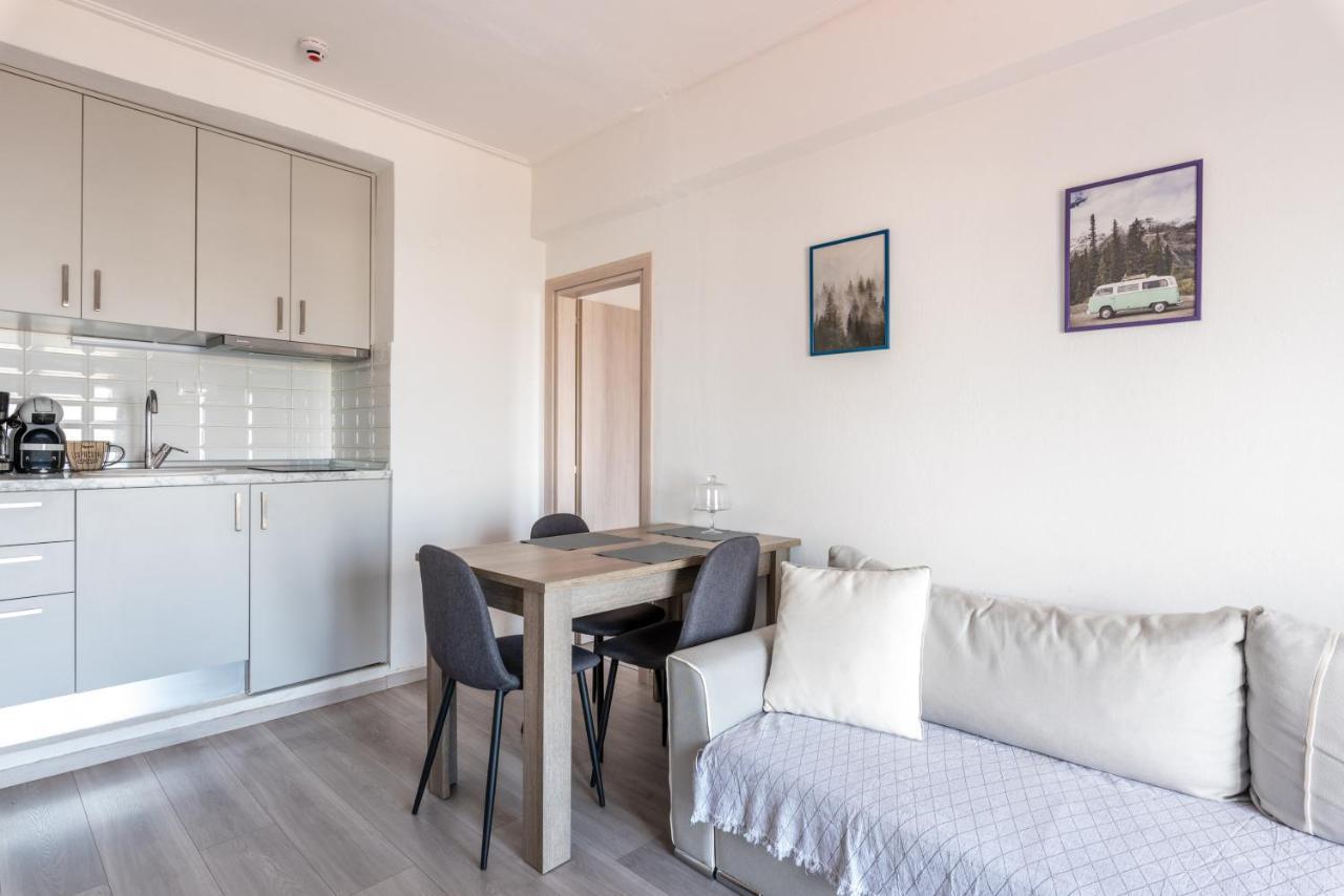 Minimalist Apartments W/ View Salonicco Esterno foto