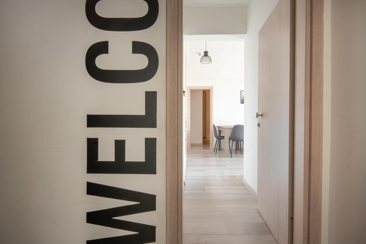 Minimalist Apartments W/ View Salonicco Esterno foto