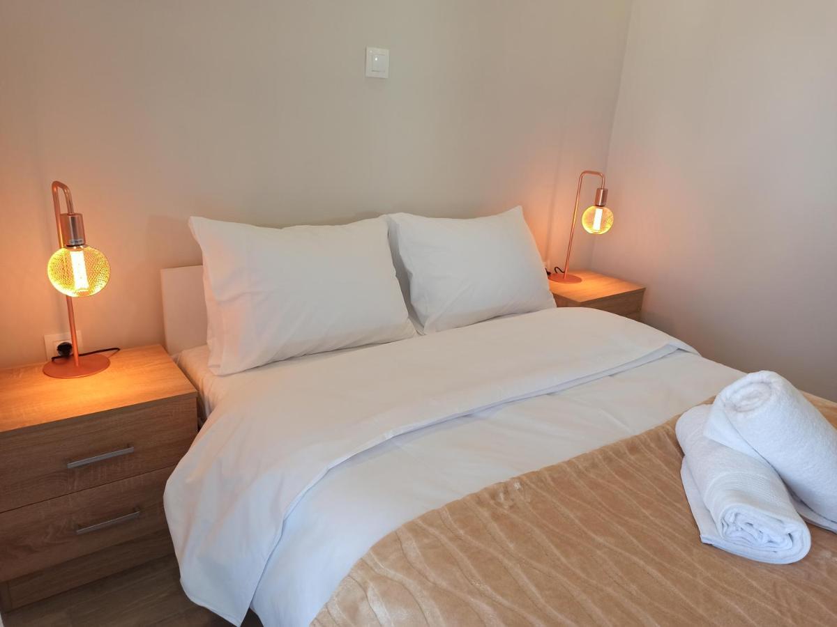 Minimalist Apartments W/ View Salonicco Esterno foto